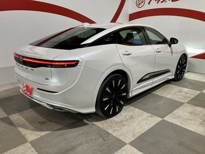 2023 Toyota CROWN CROSSOVER photo 9