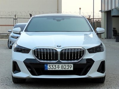 BMW 5 SERIES - 1
