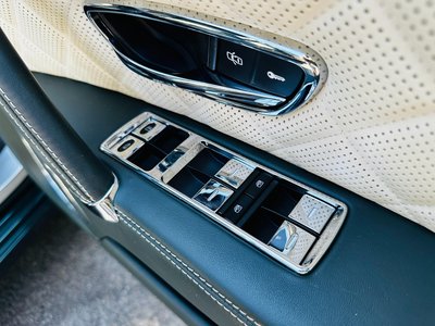 2017 Bentley FLYING SPUR — миниатюра 38