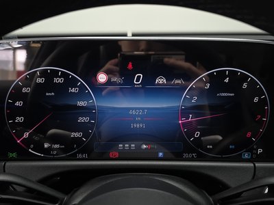 MERCEDES-BENZ E-CLASS - 8