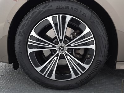 MERCEDES-BENZ E-CLASS - 6