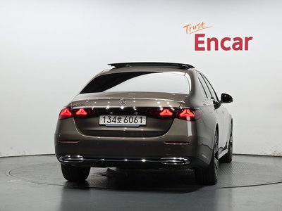 MERCEDES-BENZ E-CLASS - 3