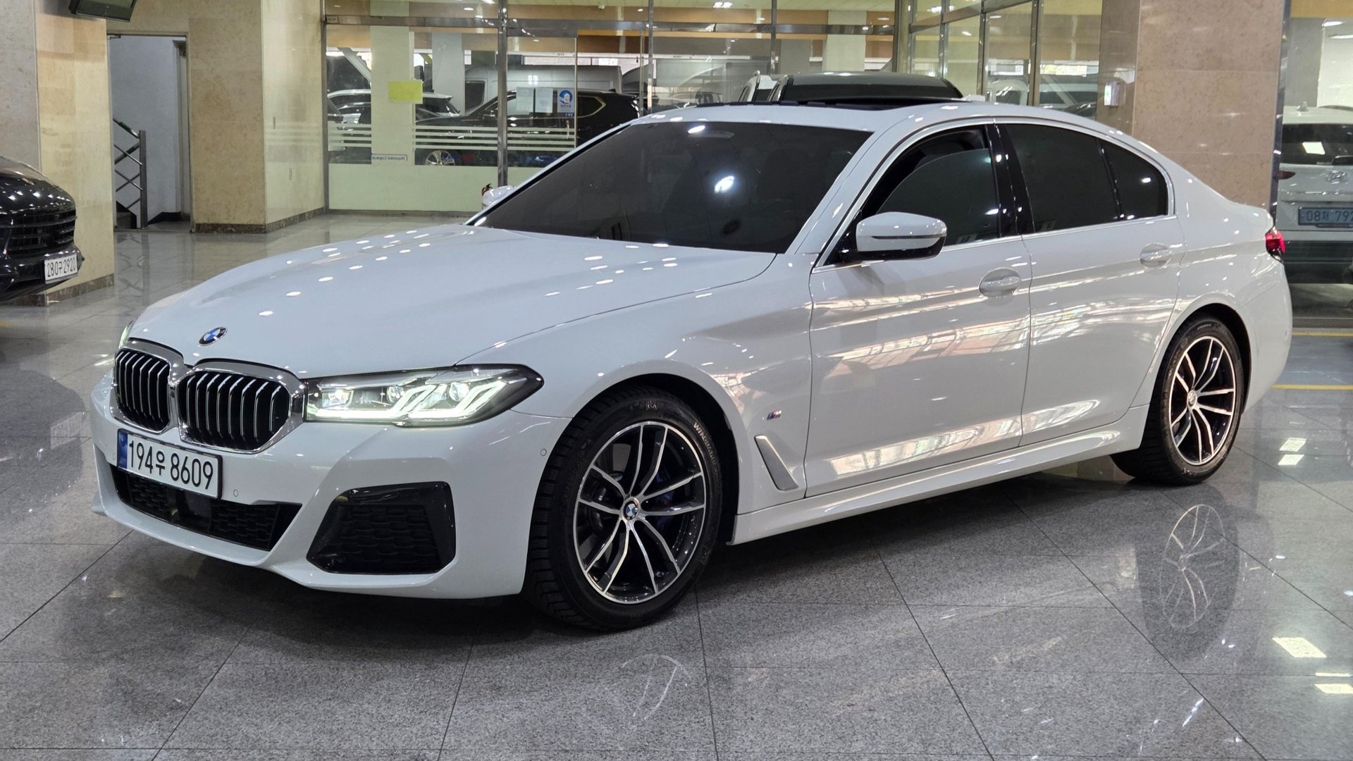 BMW 5 SERIES - View 1