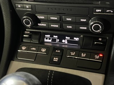 PORSCHE 718 CAYMAN - 9