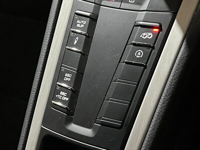 PORSCHE 718 CAYMAN - 8