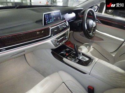 صورة 3 لـ 2020 BMW 7 SERIES