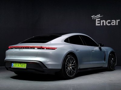 2023 Porsche TAYCAN 照片 4