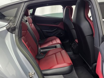 صورة مصغرة 18 لـ 2023 Porsche TAYCAN