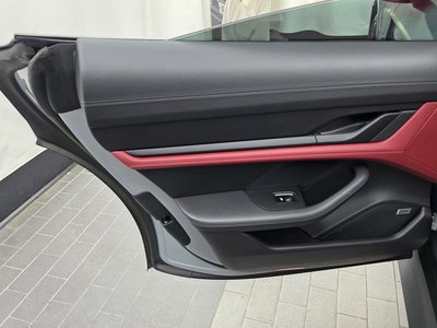 صورة مصغرة 15 لـ 2023 Porsche TAYCAN
