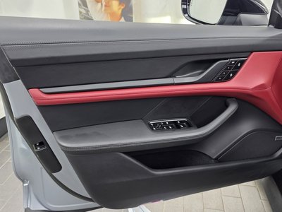 صورة مصغرة 14 لـ 2023 Porsche TAYCAN