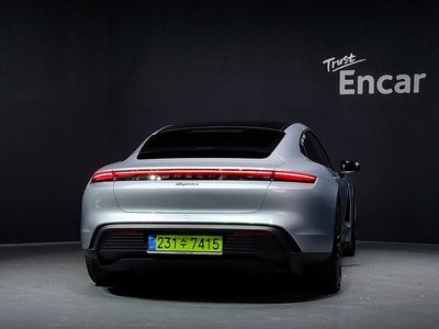 2023 Porsche TAYCAN 照片 3