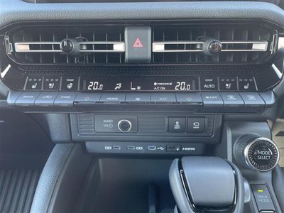 TOYOTA LAND CRUISER 250 - 7