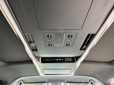2025 Toyota ALPHARD 缩略图 22