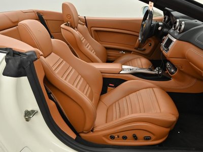 FERRARI CALIFORNIA - 10