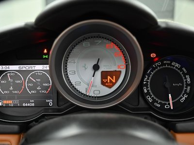 FERRARI CALIFORNIA - 8