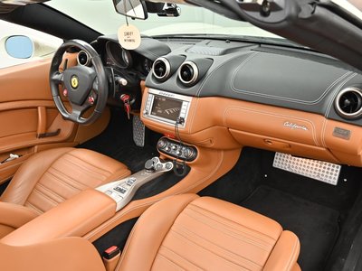 FERRARI CALIFORNIA - 4