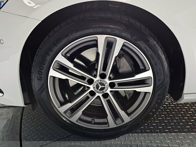 MERCEDES-BENZ E-CLASS - 6