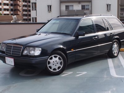 MERCEDES-BENZ E-CLASS WAGON - 1