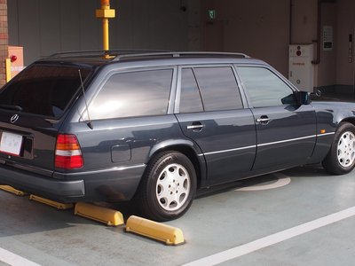 MERCEDES-BENZ E-CLASS WAGON - 8