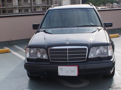 MERCEDES-BENZ E-CLASS WAGON - 2