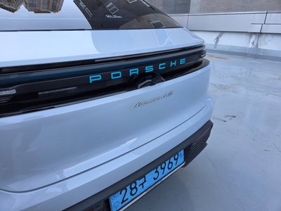 2025 Porsche MACAN thumbnail 12