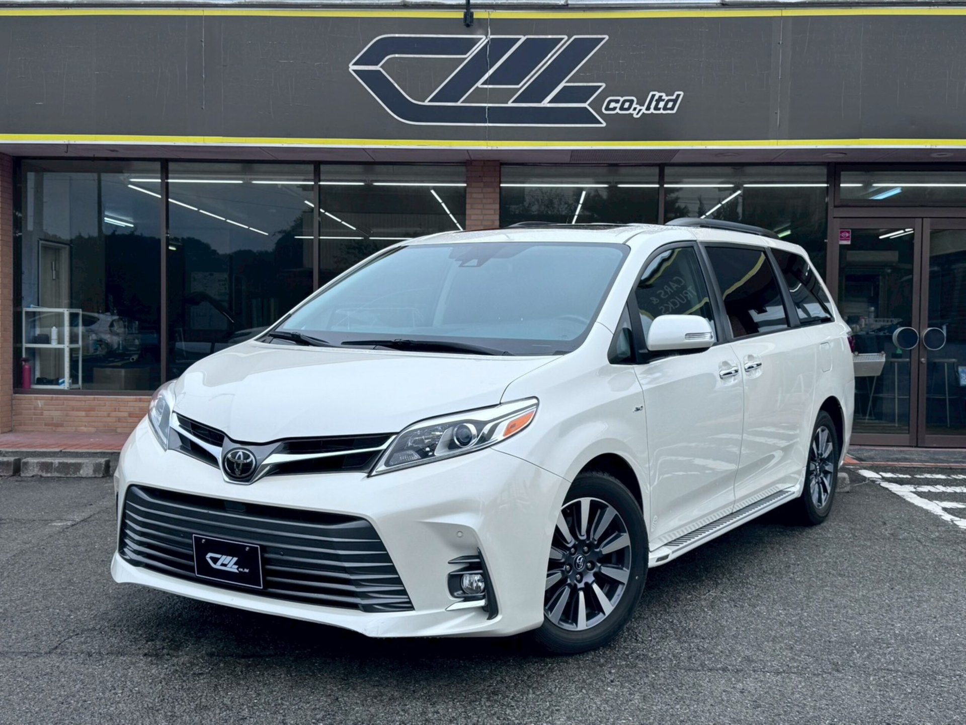 TOYOTA SIENA - View 1