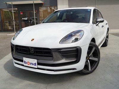 PORSCHE MACAN - 1