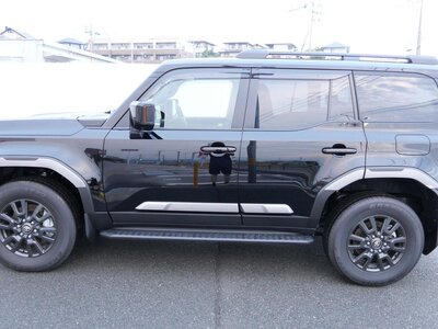 TOYOTA LAND CRUISER 250 - 7