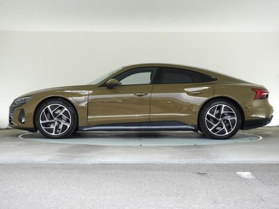 AUDI E-TRON GT QUATTRO - 9