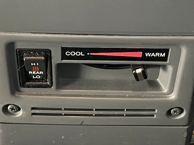 TOYOTA LAND CRUISER 70 - 8