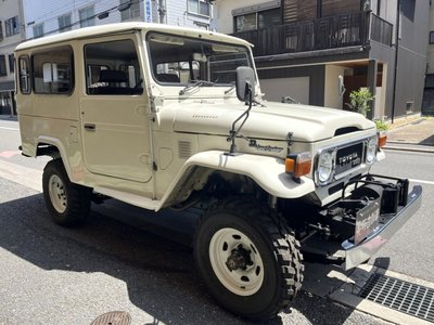 TOYOTA LAND CRUISER - 4