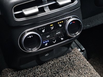 2022 Genesis GV70 — миниатюра 23