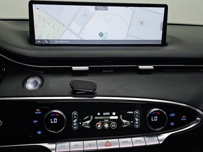 2022 Genesis GV70 — миниатюра 21