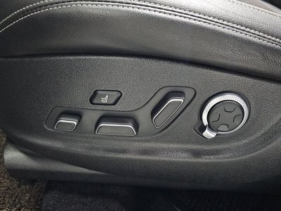 2022 Genesis GV70 — миниатюра 36