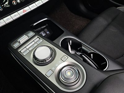 2022 Genesis GV70 — миниатюра 12