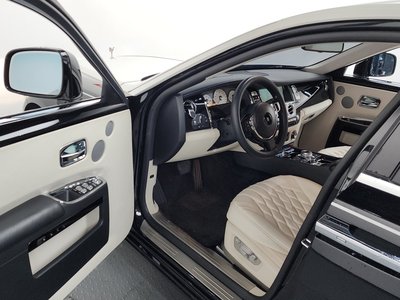 ROLLS-ROYCE GHOST - 10