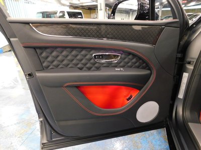 2025 Bentley BENTAYGA — миниатюра 34