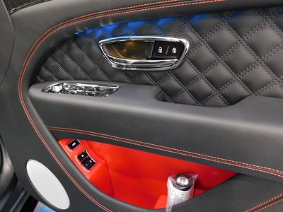 2025 Bentley BENTAYGA — миниатюра 28