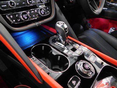 2025 Bentley BENTAYGA — миниатюра 13