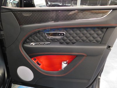 2025 Bentley BENTAYGA — миниатюра 27