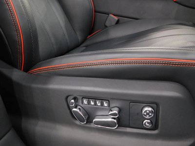2025 Bentley BENTAYGA — миниатюра 31
