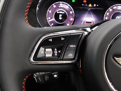 2025 Bentley BENTAYGA — миниатюра 20