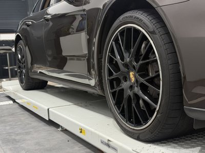 PORSCHE PANAMERA - 7