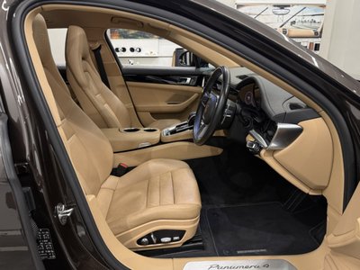PORSCHE PANAMERA - 8