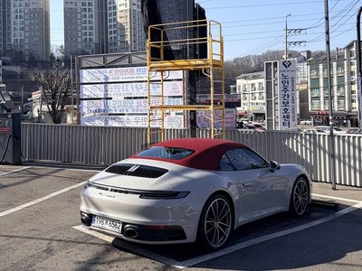 PORSCHE 911 - 9