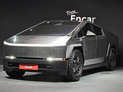 2024 Tesla CYBERTRUCK — фото 1