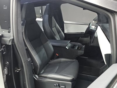 2024 Tesla CYBERTRUCK thumbnail 11