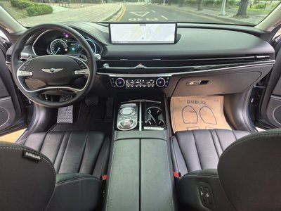 GENESIS G80 (RG3) - 10
