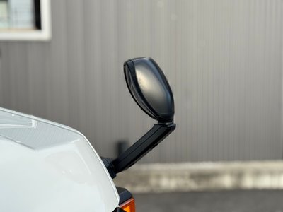 TOYOTA LAND CRUISER 70 - 8