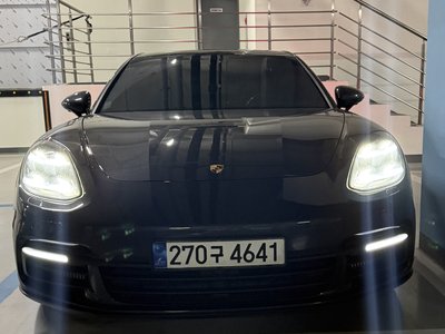 PORSCHE PANAMERA
